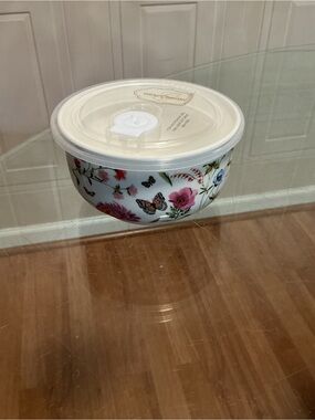 - - Brand new Grace Pantry Bowl With Lid  5”